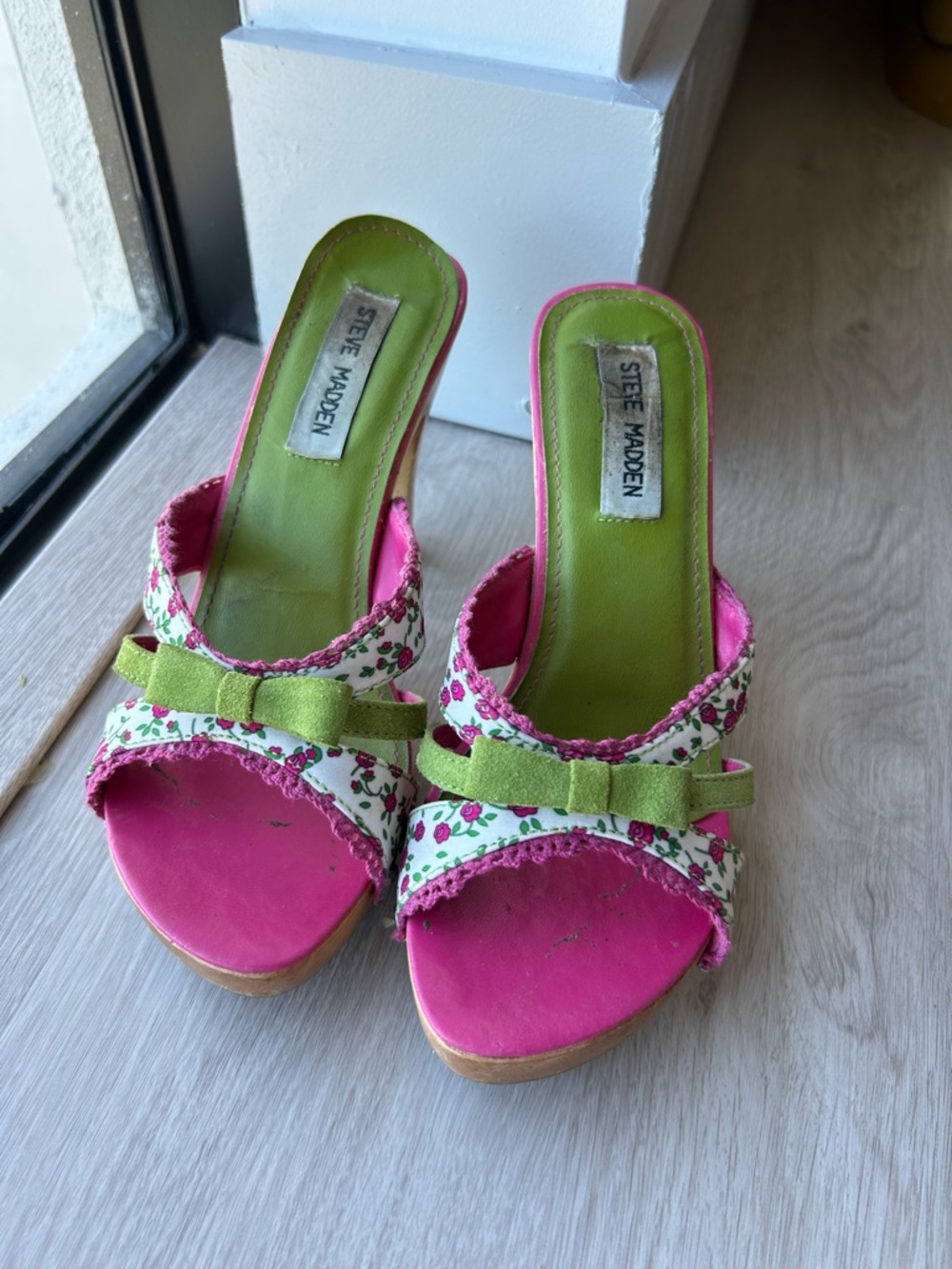 Vintage Steve Madden Pink & Green Floral Slide Mules - need repair